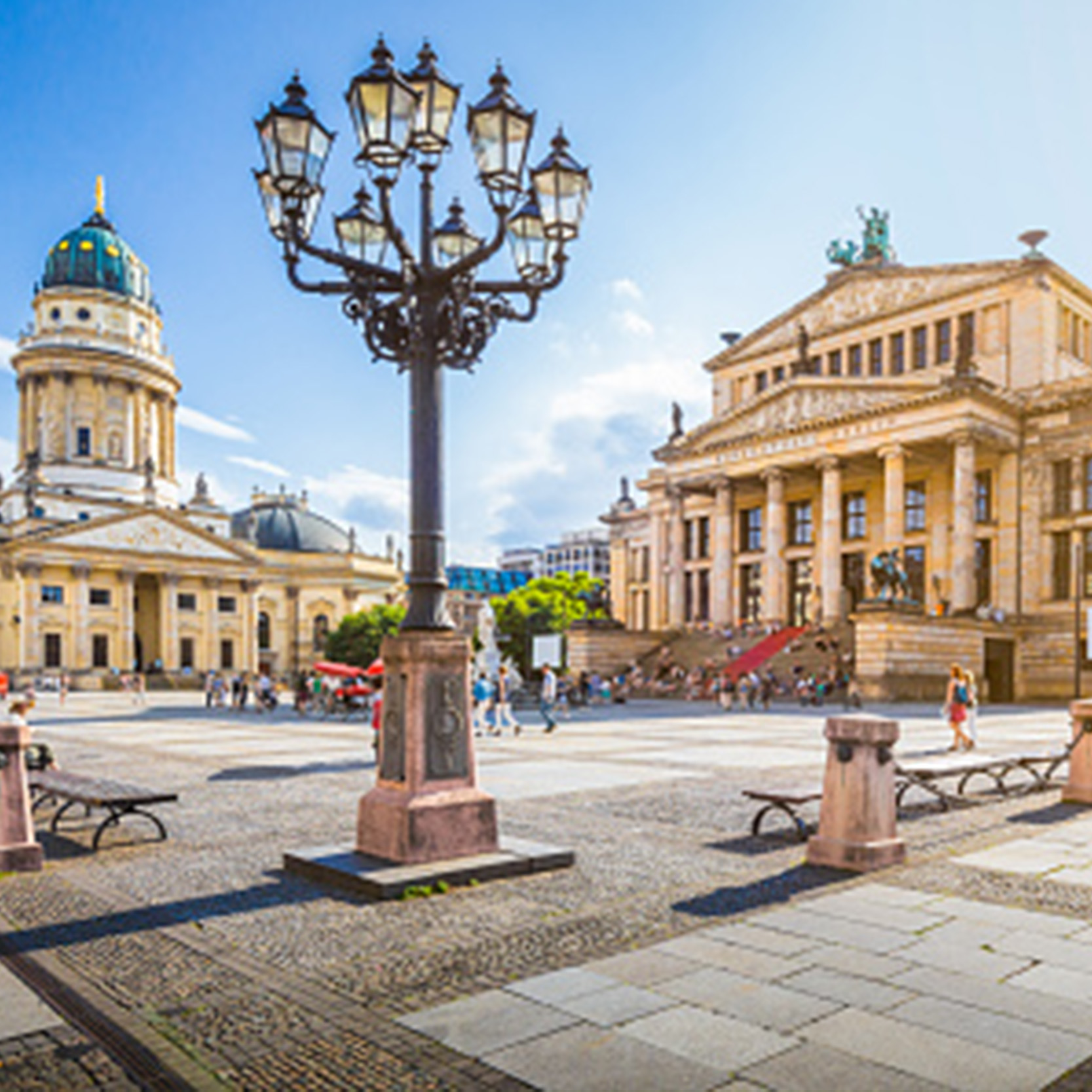 Berliner Gendarmenmarkt © iStock Blick auf den Berliner Gendarmenmarkt mit Konzerthaus